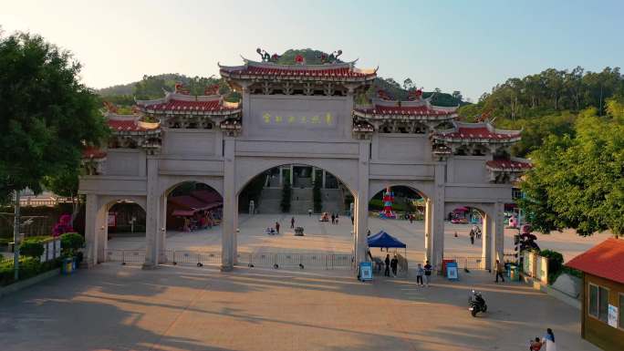 A scenic view of Xiamen Qing Baijiao Cijigong
