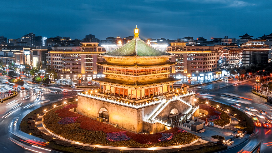 A scenic view of Xian Bayun Pagoda