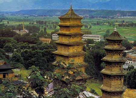 A scenic view of Xian Changan Huayan Temple Pagoda