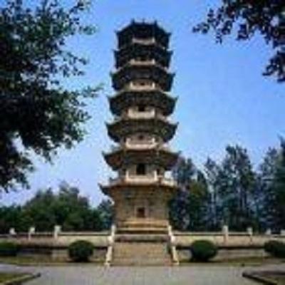 A scenic view of Xian Changan Shengshou Temple Pagoda