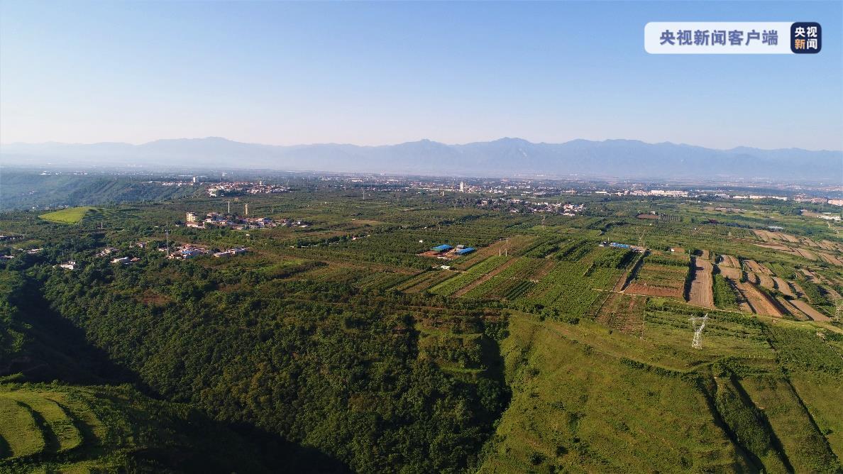A scenic view of Xian Dou Empress Dowager Tomb