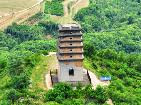 A scenic view of Xian Erlong Pagoda