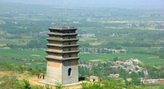A scenic view of Xian Erlong Pagoda