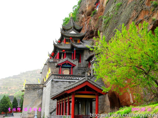 A scenic view of Xian Jingde Pagoda
