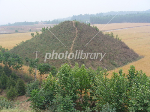 A scenic view of Xian Ming Qin Prince Tombs