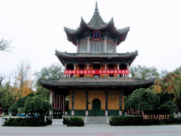 Unwind in Nature: Exploring Xi’an’s Revolutionary Park
