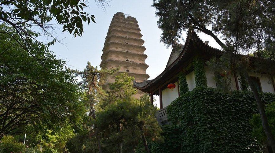 A scenic view of Xian Small Wild Goose Pagoda