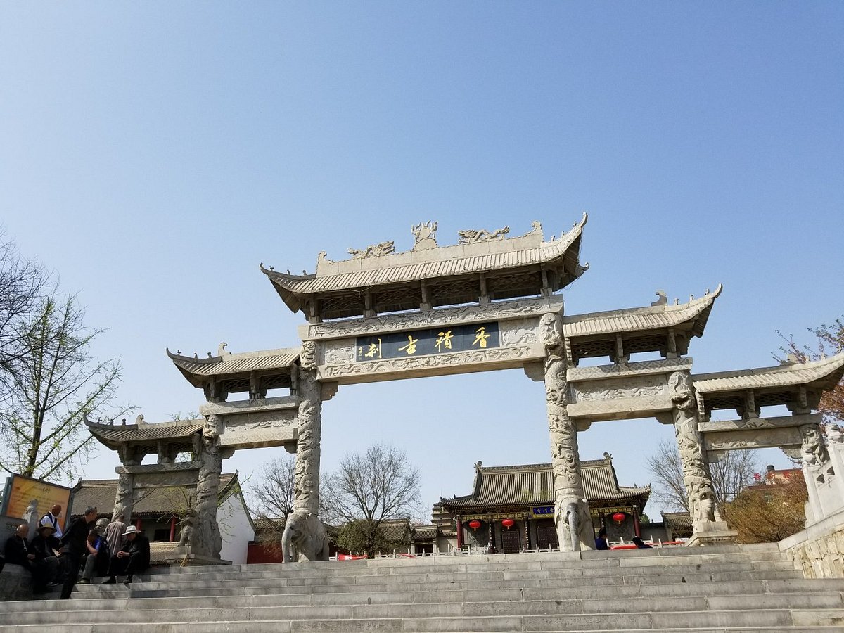 A scenic view of Xian Xiangji Temple Shandao Pagoda
