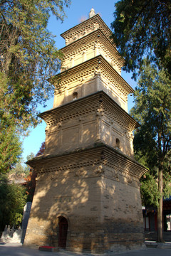A scenic view of Xian Xingjiao Temple Pagoda