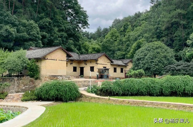 A scenic view of Xiangtan Qibaishi Guju