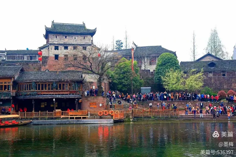A scenic view of Xiangxi Fenghuang Guchengbao