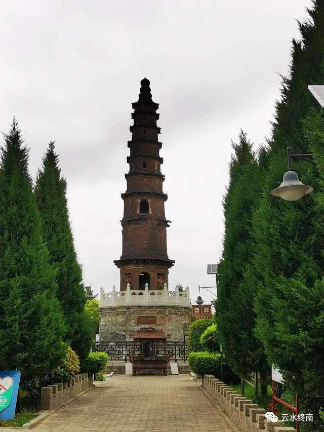 A scenic view of Xianyang Beidu Iron Pagoda