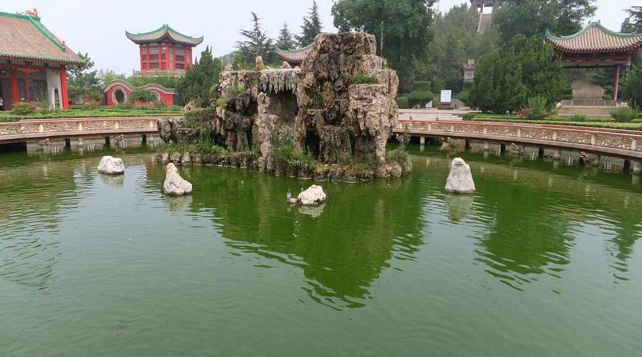 A scenic view of Xianyang Huo Qubing Tomb