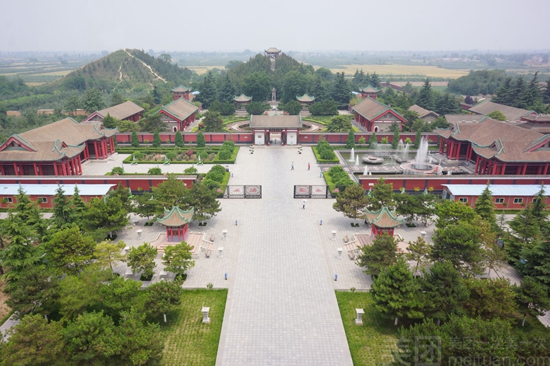 A scenic view of Xianyang Maoling Mausoleum