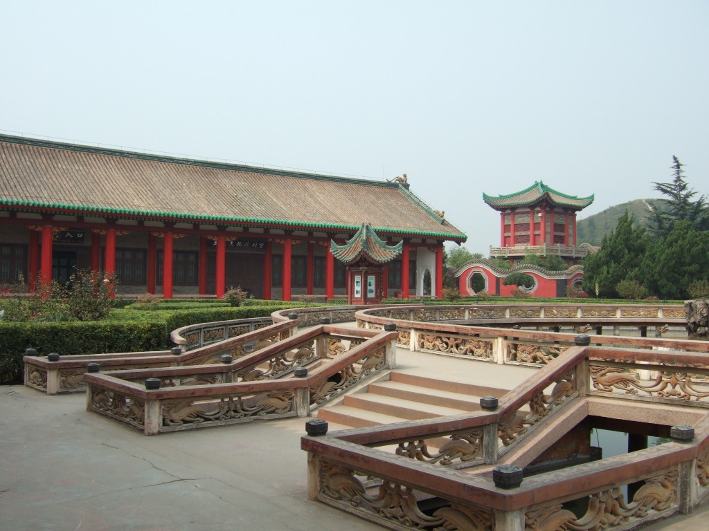 A scenic view of Xianyang Maoling Mausoleum