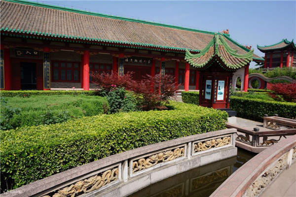 A scenic view of Xianyang Maoling Mausoleum