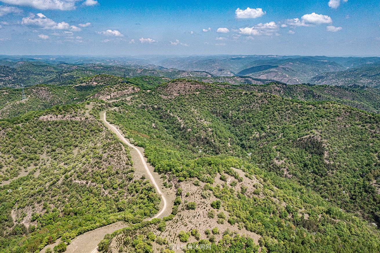 A scenic view of Xianyang Qin Zhidao Starting Point Site