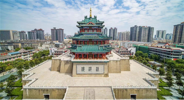 A scenic view of Xianyang Qingfan Temple Pagoda