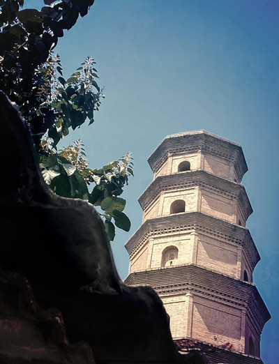 A scenic view of Xianyang Qingfan Temple Pagoda