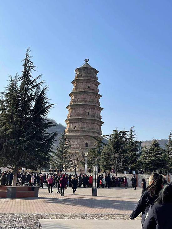A scenic view of Xianyang Qingfan Temple Pagoda