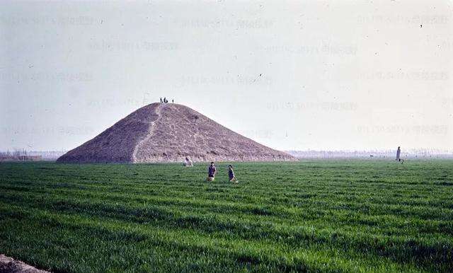 A scenic view of Xianyang Shunling Mausoleum