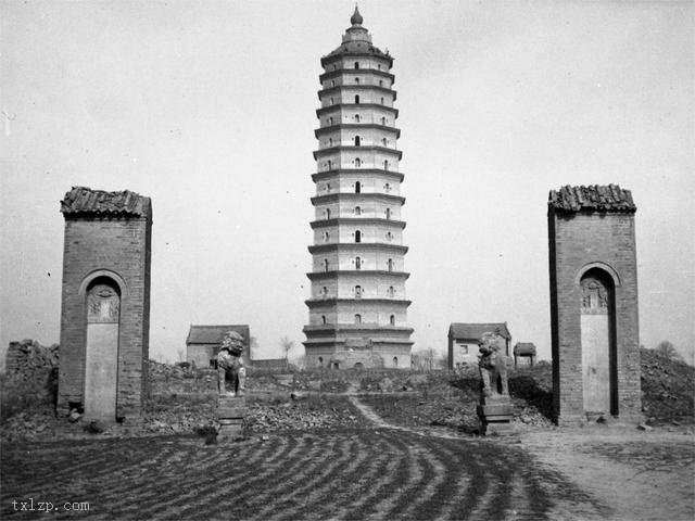 A scenic view of Xianyang Tai Pagoda