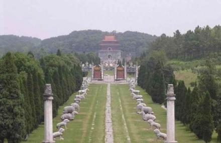 A scenic view of Xianyang Tailing Mausoleum