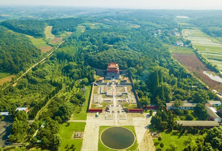 A scenic view of Xianyang Tailing Mausoleum