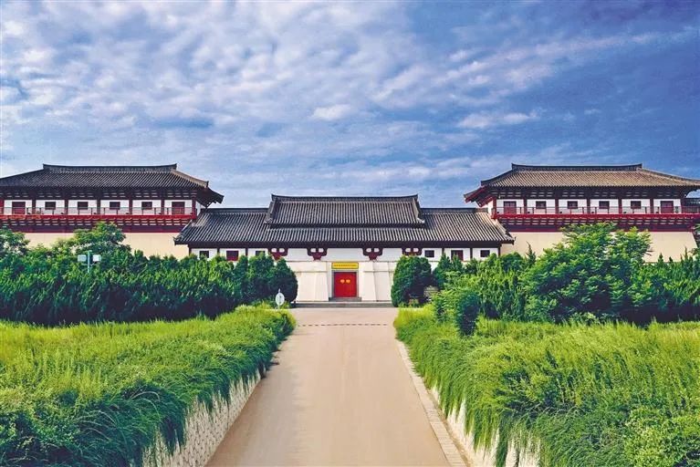 A scenic view of Xianyang Western Han Imperial Tombs