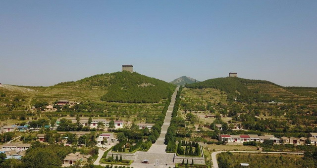 A scenic view of Xianyang Yongkangling Mausoleum