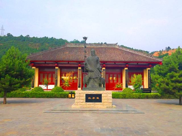 A scenic view of Xianyang Zhengjiapo Site