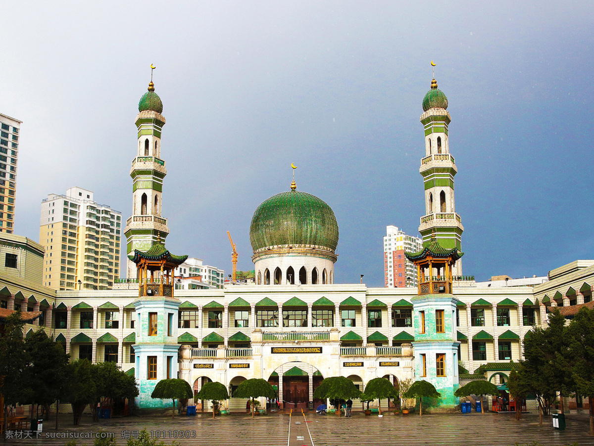 A scenic view of Xining Dongguan Qingzhendasi