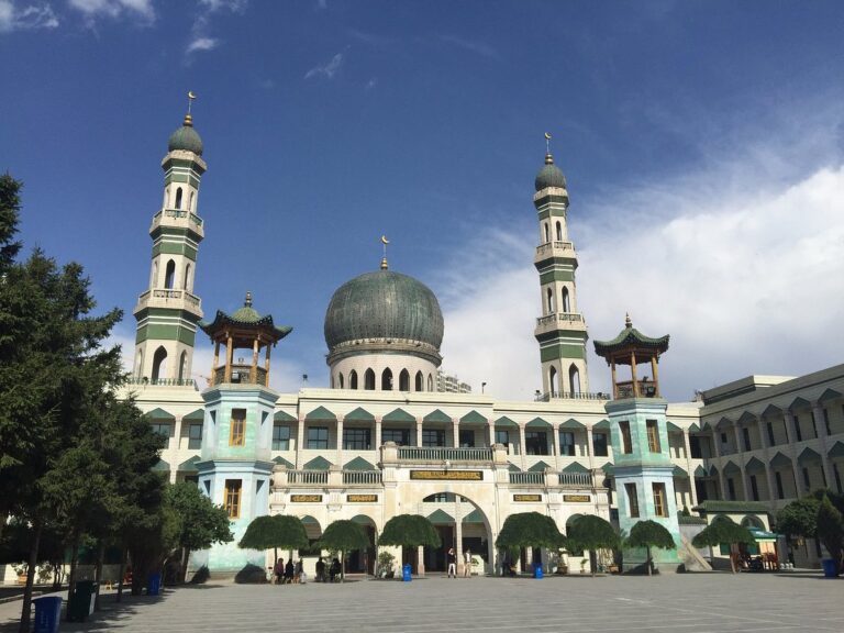 Unveiling Xining’s Hidden Gem: Explore the Serene Beauty of Dongguan Qingzhendasi