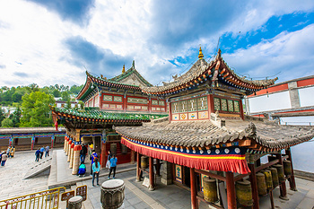 A scenic view of Xining Taersi