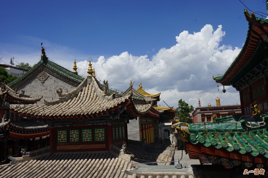 A scenic view of Xining Taersi