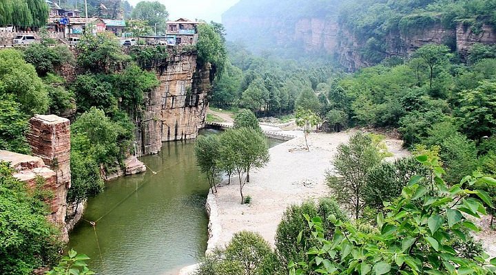 A scenic view of Xinxiang Baiquan