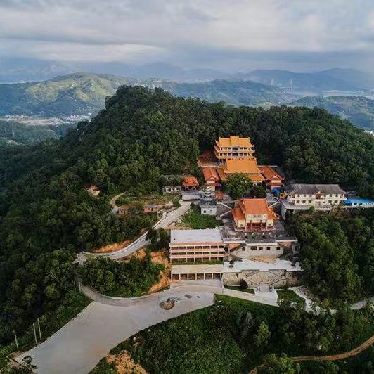 A scenic view of Xinxiang Baiyunsi