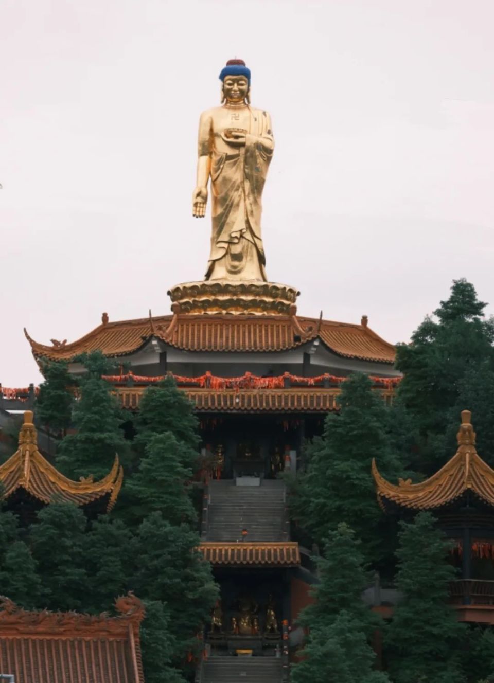 A scenic view of Xinxiang Baiyunsi
