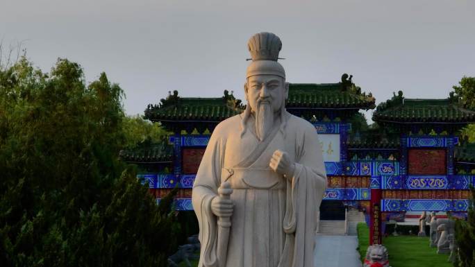 A scenic view of Xinxiang Biganmiao