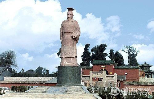 A scenic view of Xinxiang Biganmiao