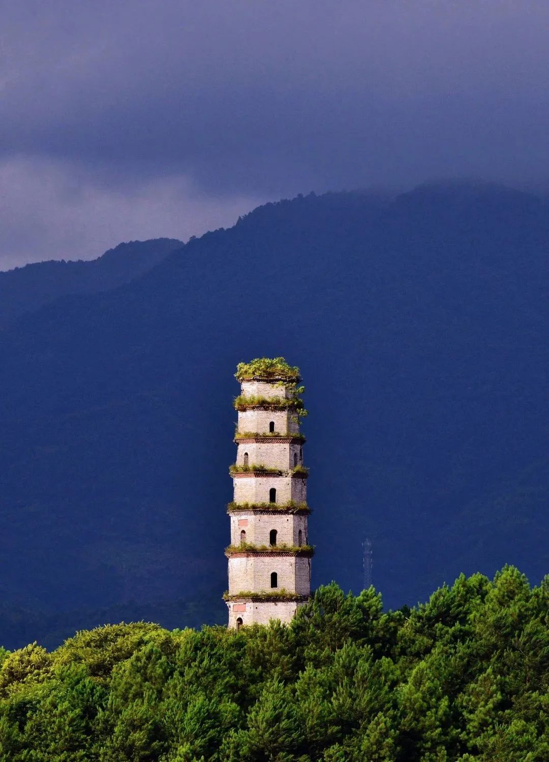 A scenic view of Xinxiang Guangtangta