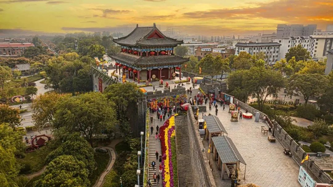 A scenic view of Xinxiang Guangtangta