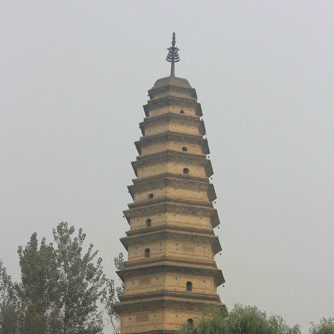 A scenic view of Xinxiang Linglongta