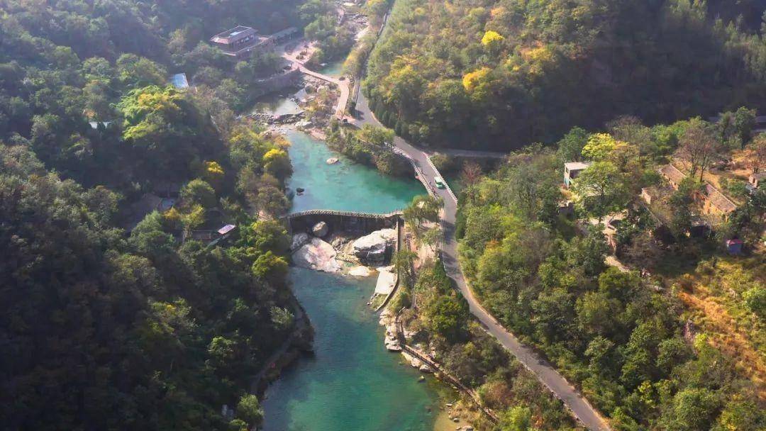 A scenic view of Xinxiang Linglongta