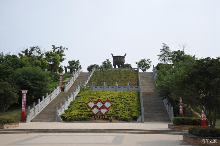 A scenic view of Xinxiang Liuligeyizhi