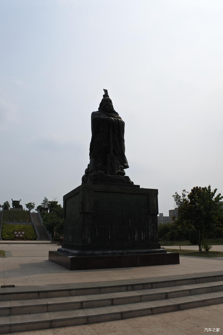 A scenic view of Xinxiang Liuligeyizhi