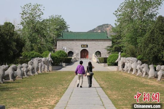 A scenic view of Xinxiang Lujianwangmu