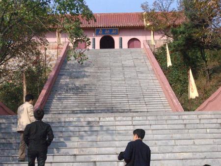 A scenic view of Xinyang Chenyuanguangzuci