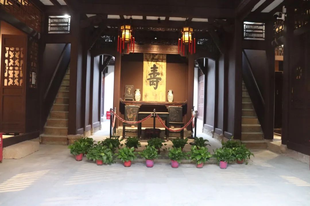 A scenic view of Xinyang Dengyingchaozuju