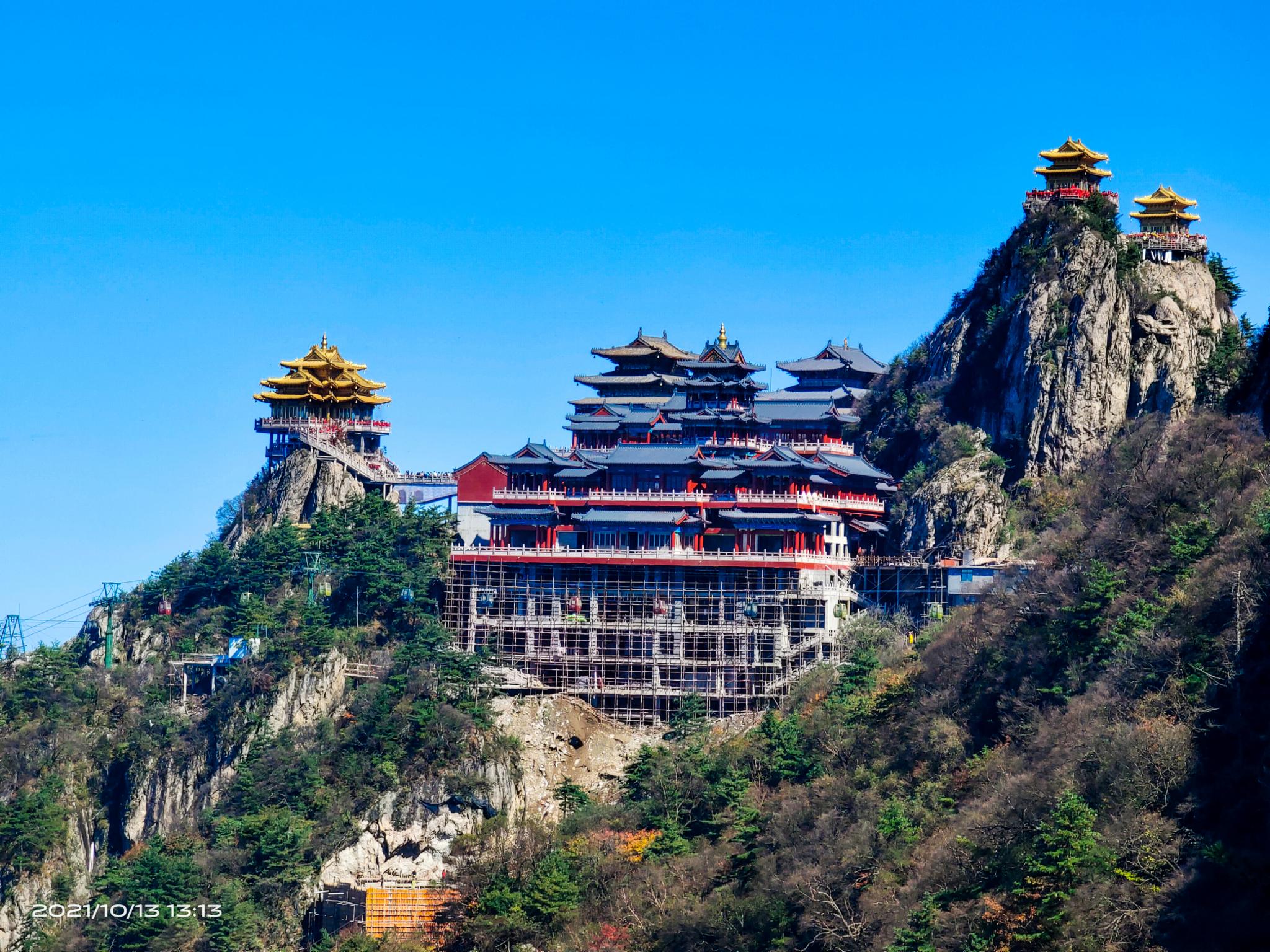 A scenic view of Xinyang Eyuwangeminggenjudijiuzhi